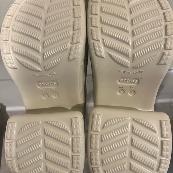 CROCS Off-White Platform Clogs - Picture 3 of 3